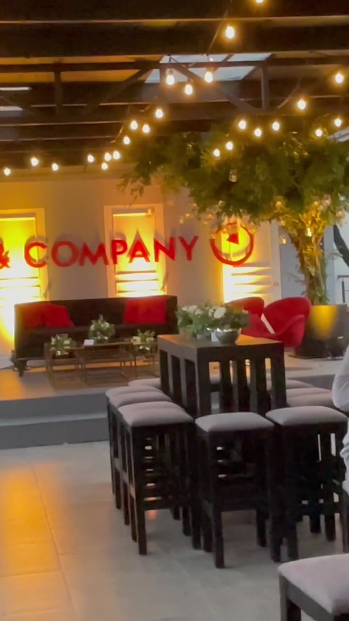 Bain & Company, Conferencia